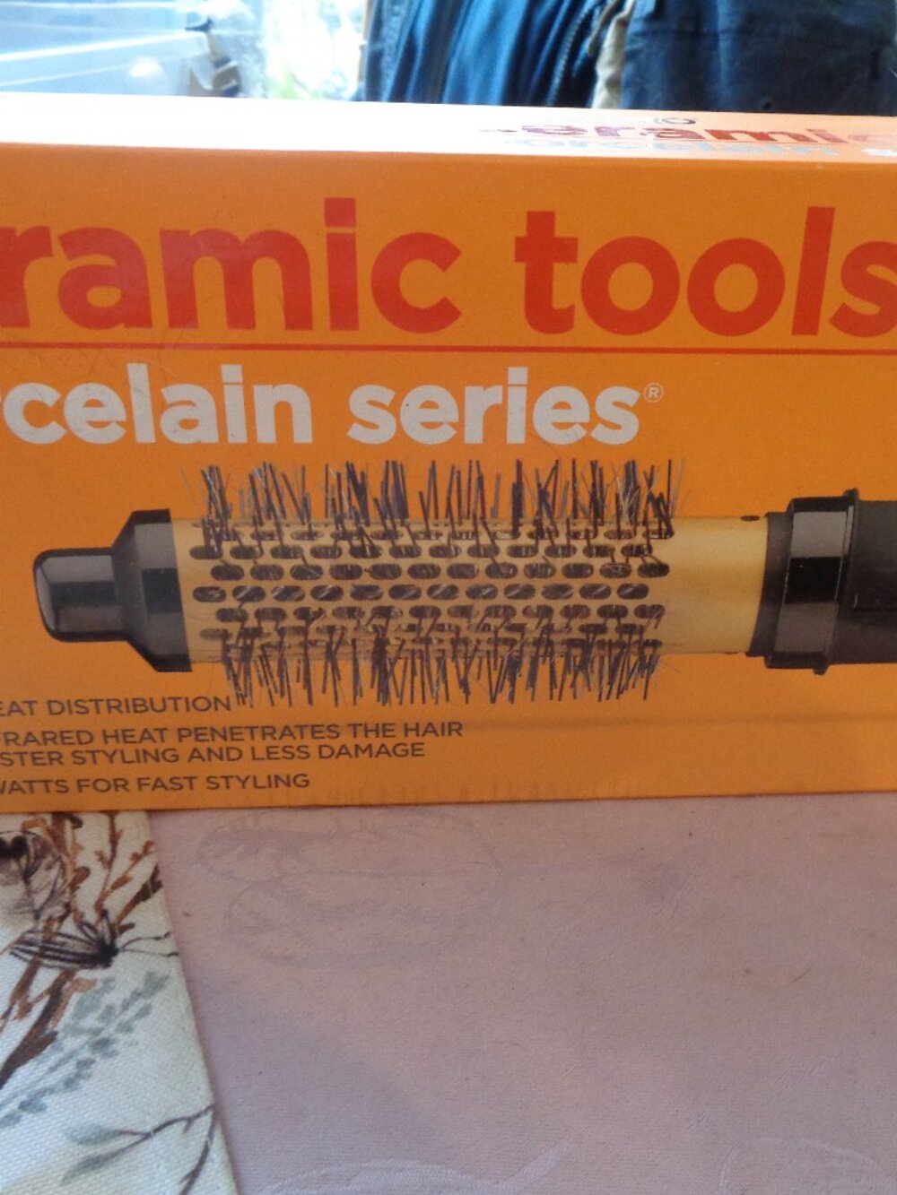 Conair Pro Ceramic Tools Porcelain Series Hot Air Brush 1 1/4" NIB